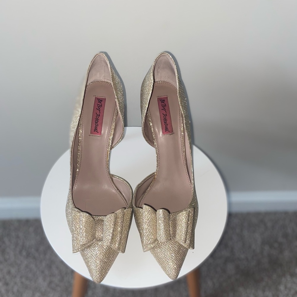 Betsey Johnson Prince P bow d’orsay pump 11